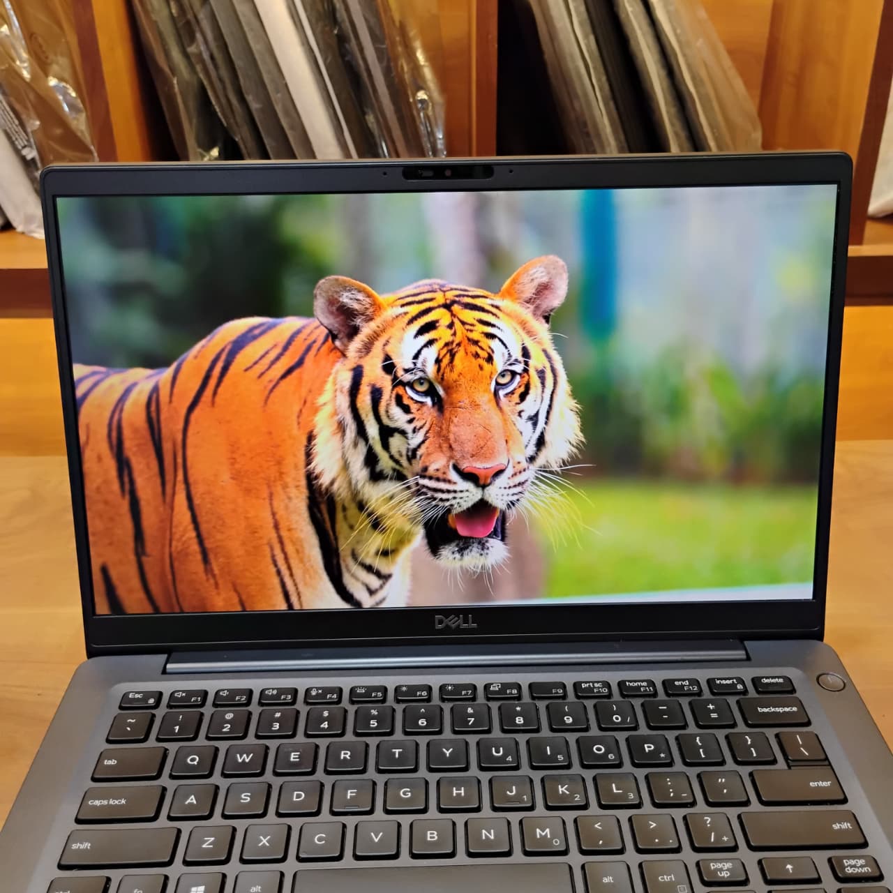 Dell Latitude 7400 रिफर्बिश्ड लॅपटॉप फोटो 12